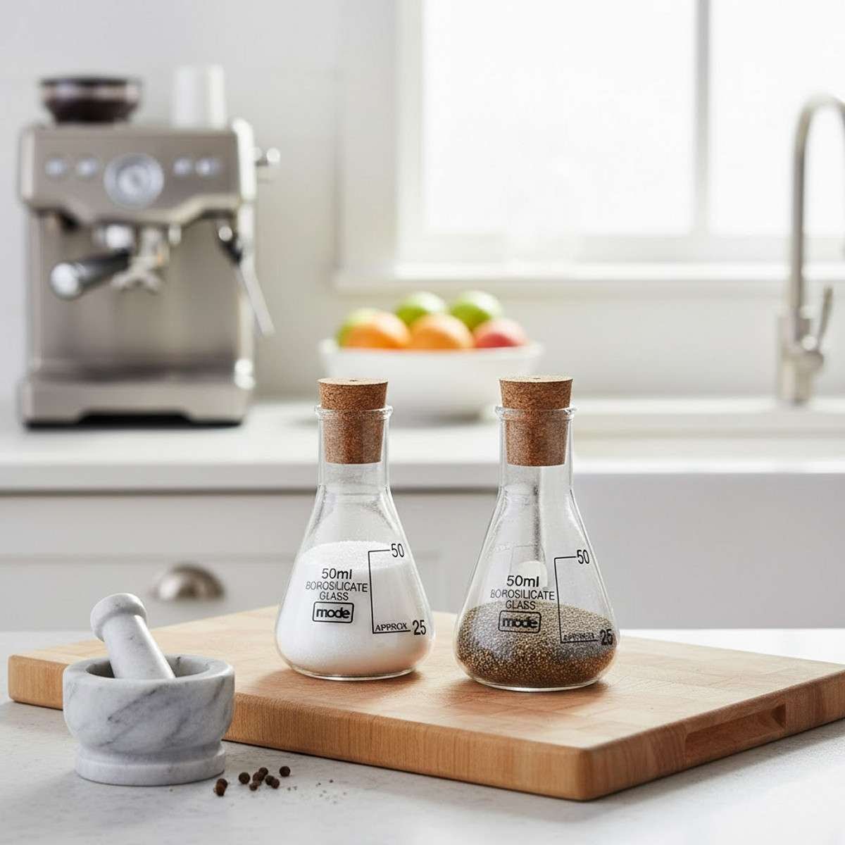 Lab Flasks Porta sale e pepe in vetro borosilicato da 50ml @ earl salt & pepper