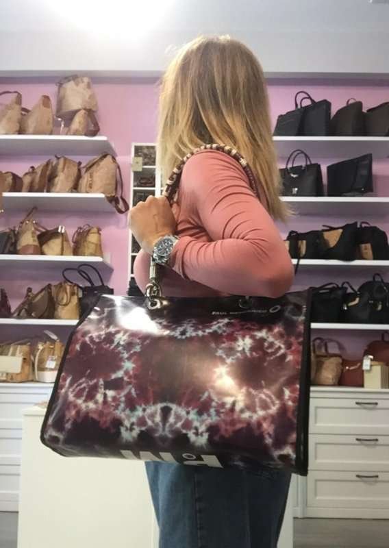 Borsa shopper bag amarena sfumata con macchie di colore modello PEPE in telone camion Paul Meccanico. - immagine 2