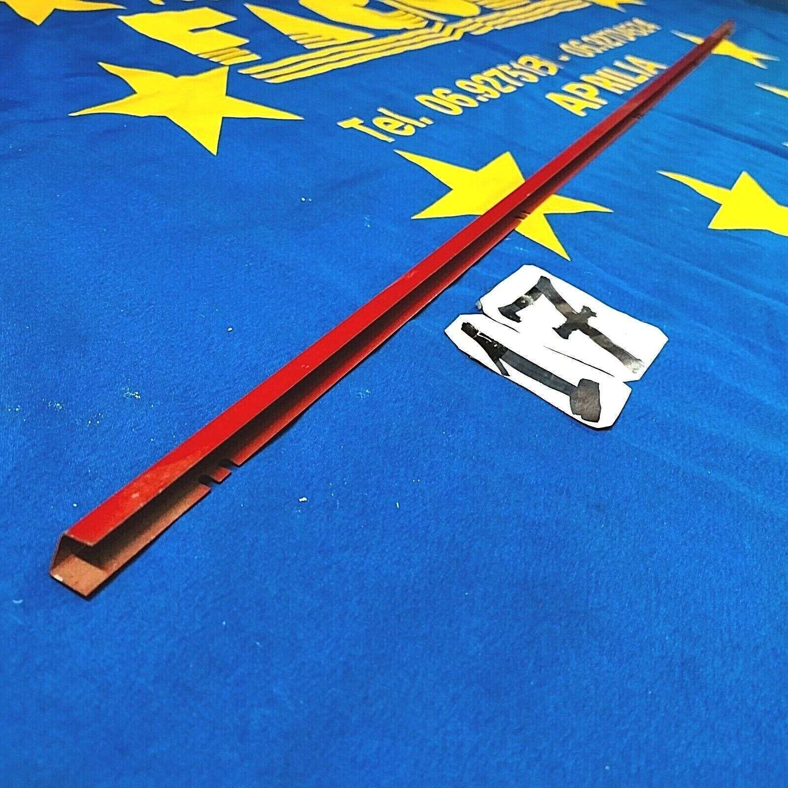 MODANATURA GOLF INFERIORE GRIGLIA ANT. PROFILO ROSSO VW x GOLF 1978 (NUOVO) - immagine 2