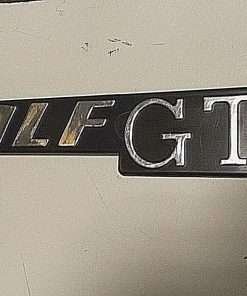 LOGO STEMMA GOLF GTI SCRITTA CROMATA FREGIO PLASTICA BADGE VW GOLF FONDO NERO