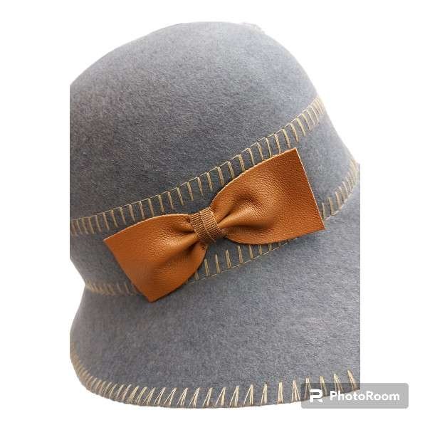 CAPPELLO DONNA CON FIOCCO IN PELLE - immagine 3