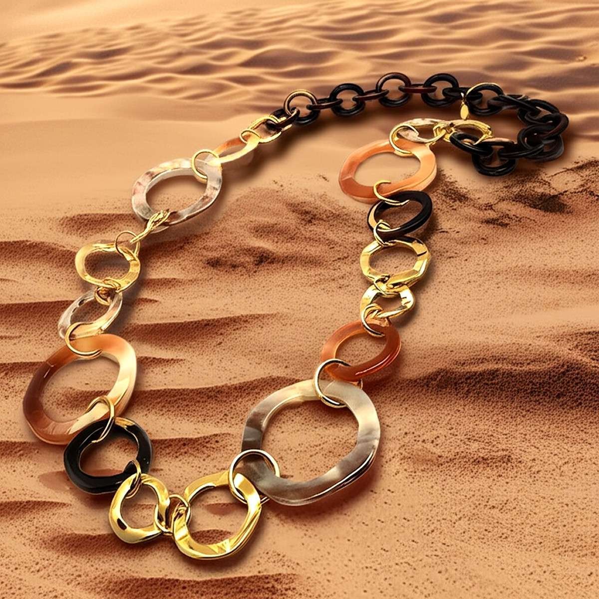 Collana ad anelli in resina marrone e oro Look Company
