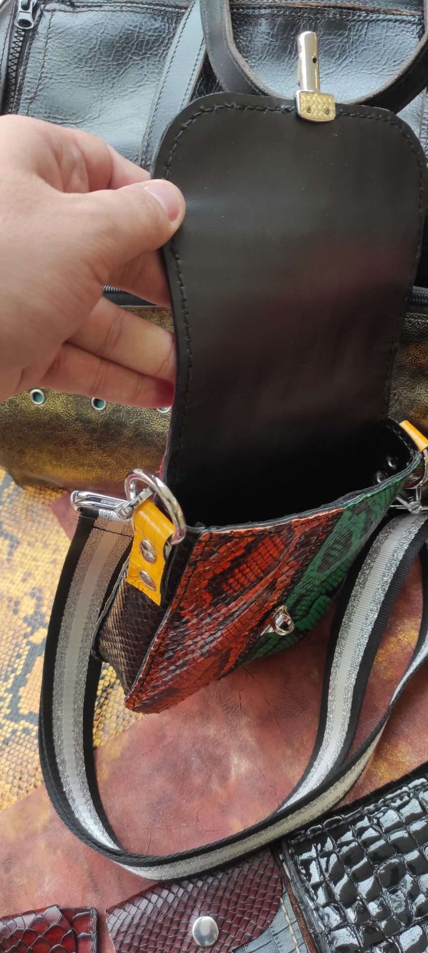 borsetta da sera in serpente pezzo unico - immagine 5