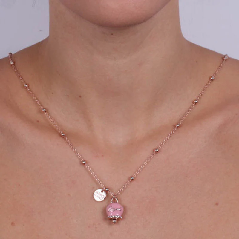 Collana in Metallo con campanella portafortuna pendente impreziosita da smalto rosa e cristalli 3511047 - immagine 4